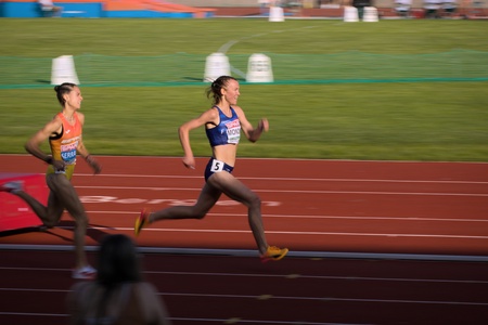 Ilona Mononen (FIN) on the final straight as she becomes the 3000m steeplechase U23 European champion. Bergen, Norway. 2025-07-19.