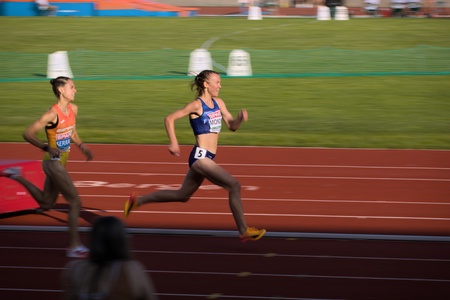 Ilona Mononen (FIN) on the final straight as she becomes the 3000m steeplechase U23 European champion. Bergen, Norway. 2025-07-19.